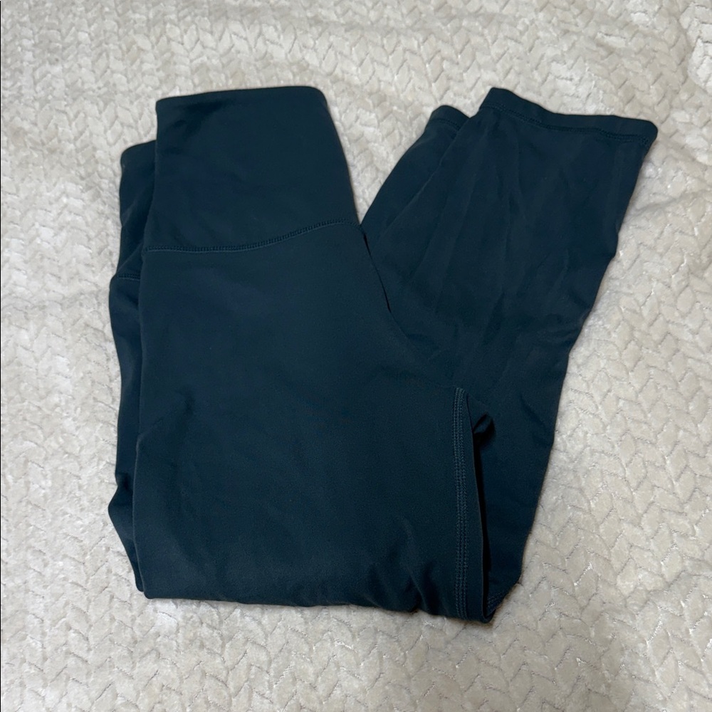 Quince Ultraform forest green capri Leggings S